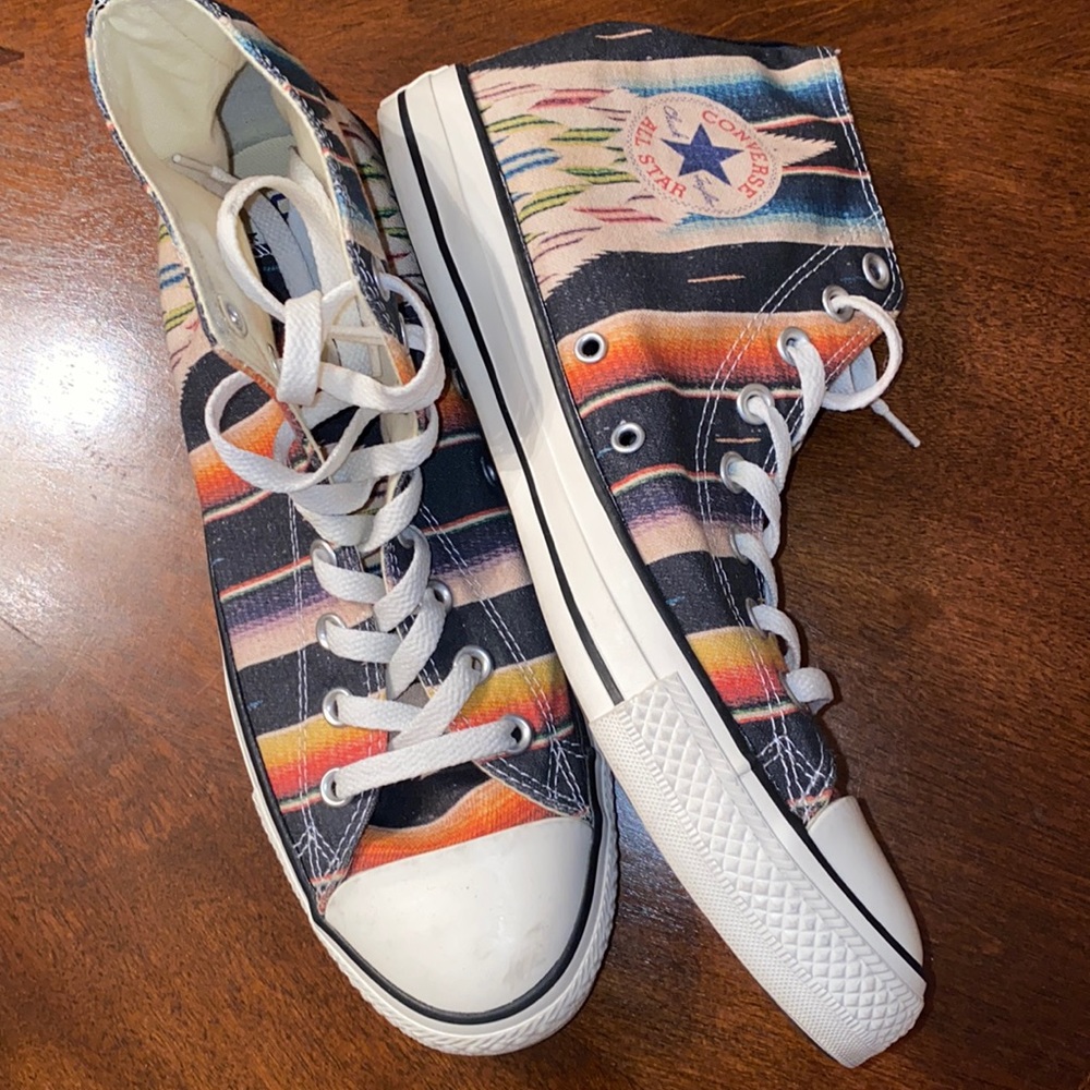 Multicolored converse